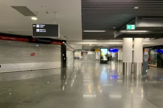 Archive June 2020 corridor in Frankfurt Airport Terminal 1 Concourse B, not the redesigned Gate A16.