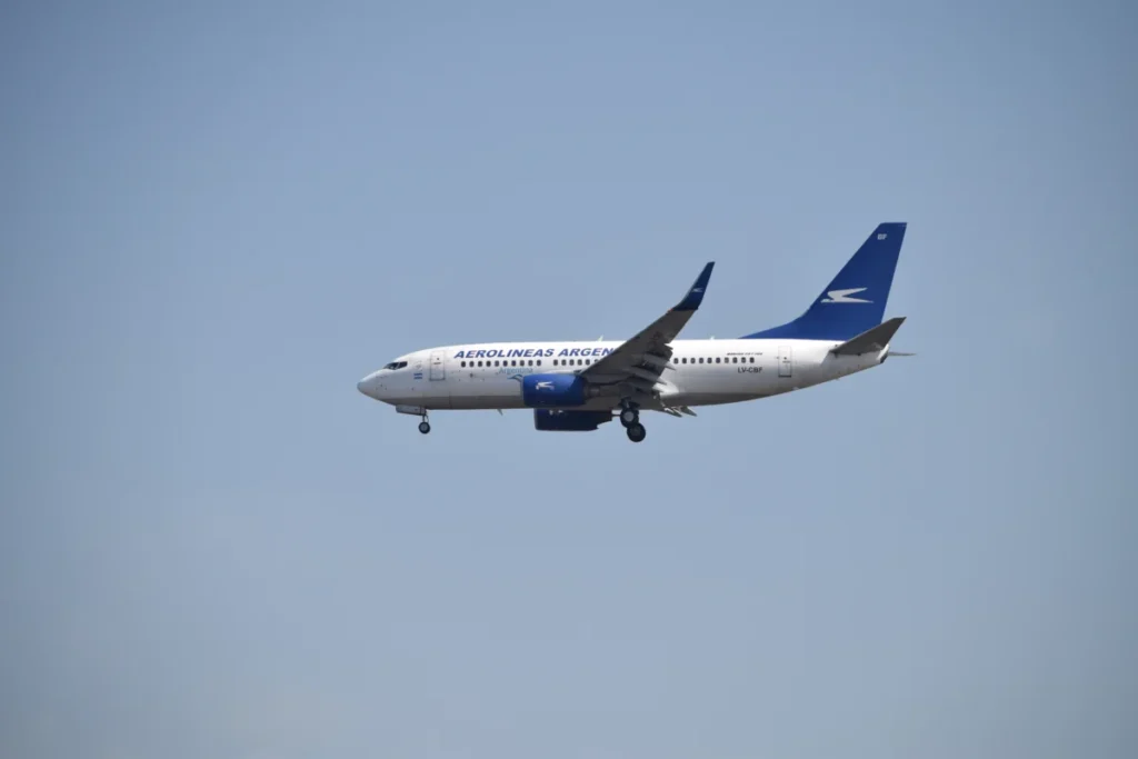 Aerolíneas Argentinas Boeing 737 LV-CBF approaching Buenos Aires Aeroparque in September 2017