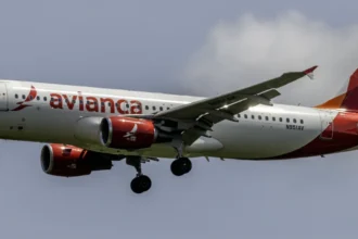 Archive Avianca Airbus A320 N951AV approaching Washington Dulles in April 2025