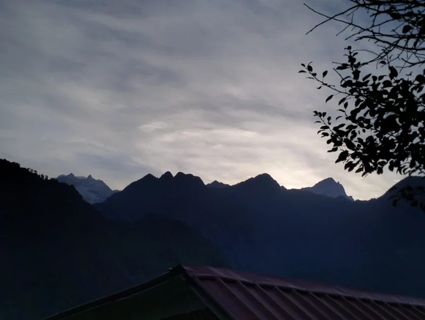 Archive mountain landscape photographed in Joshimath in June 2025; not the October 30, 2026 helicopter crash site.