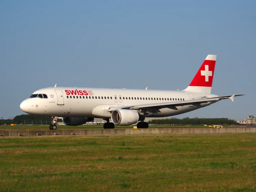 Archive SWISS Airbus A320 HB-JLP taxiing at Amsterdam Schiphol in July 2013