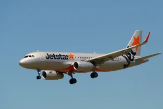 Archive Jetstar Airways A320 on approach to Christchurch in January 2017