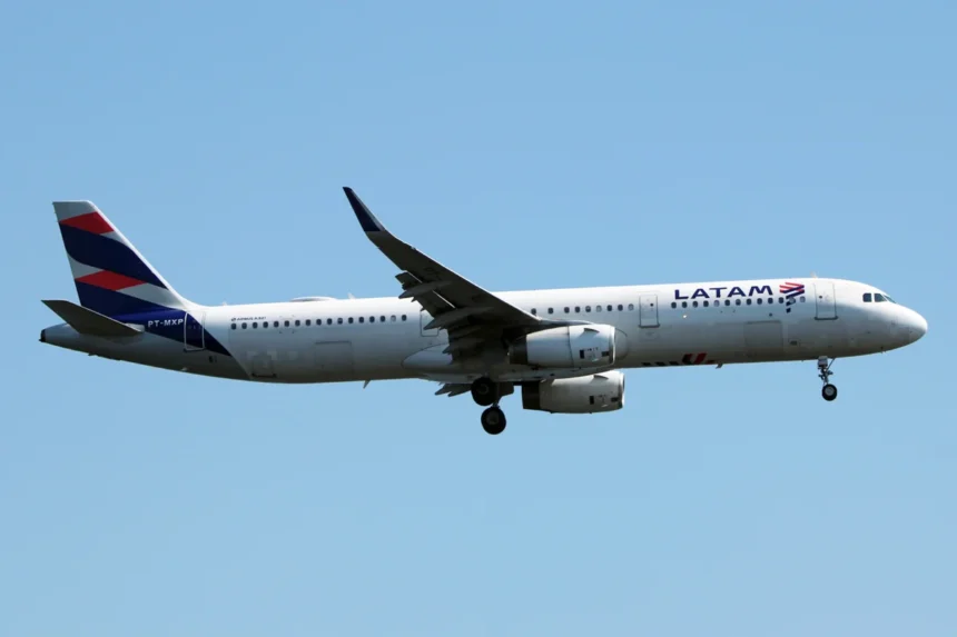 Archive LATAM Airbus A321 PT-MXP approaching Rio de Janeiro in October 2024; not the Boeing 787-9 planned for Geneva.