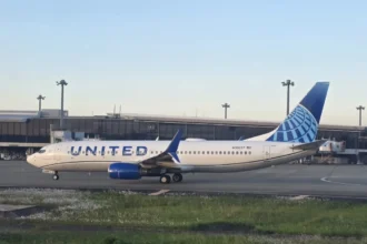 United Airlines Boeing 737-800 N39297 at Tokyo Narita Airport